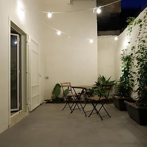 Central Patio Apartament